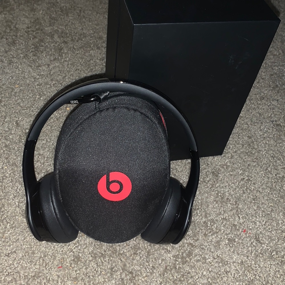 Used solo 3 beats, 10/10 condition.
